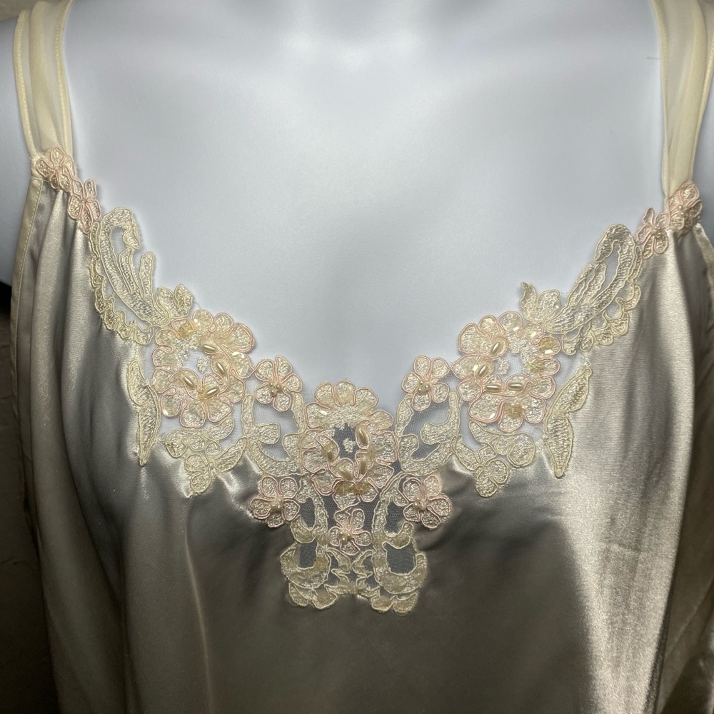 🤍Elegant Ivory Satin Peignoir Set - Robe and Gown - Picture 4 of 11